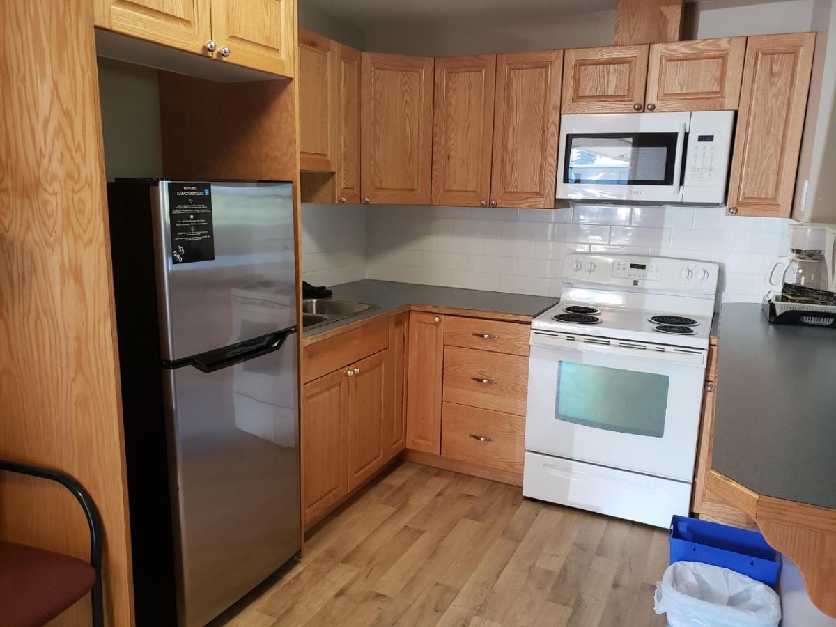 Three Hills Lamplighter Inn المظهر الخارجي الصورة