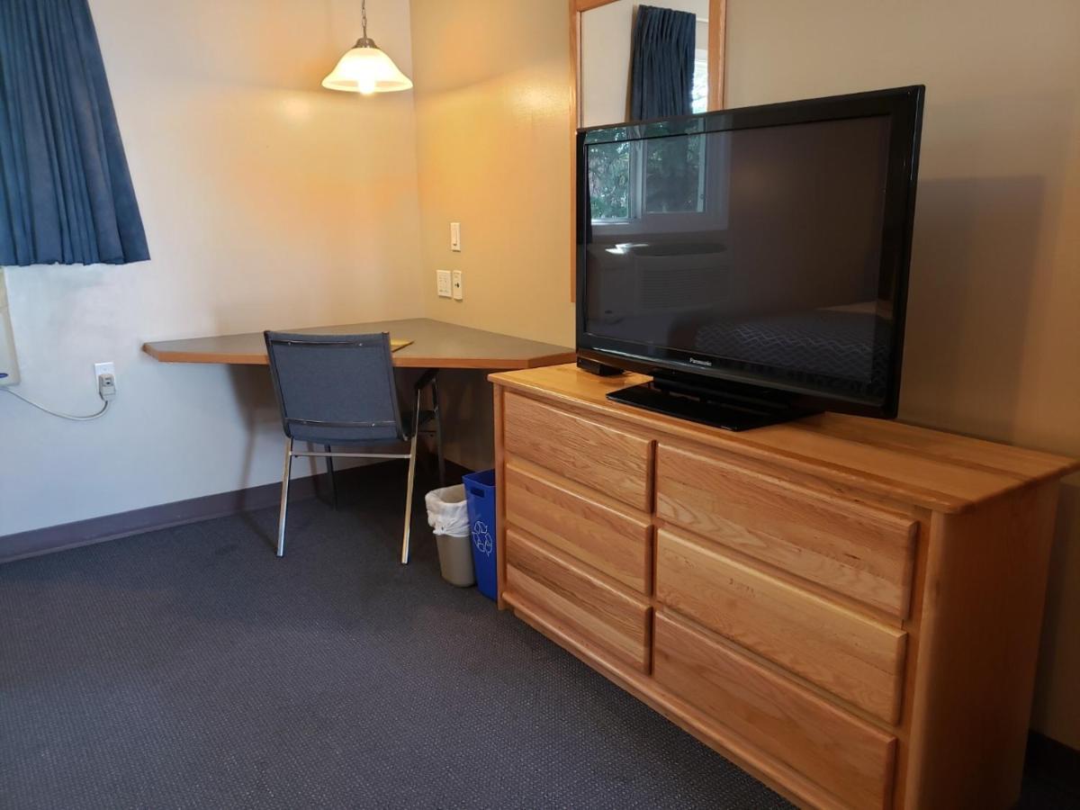 Three Hills Lamplighter Inn المظهر الخارجي الصورة