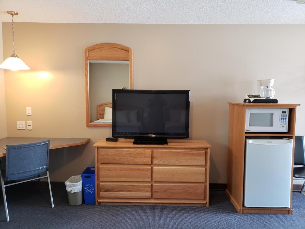 Three Hills Lamplighter Inn المظهر الخارجي الصورة