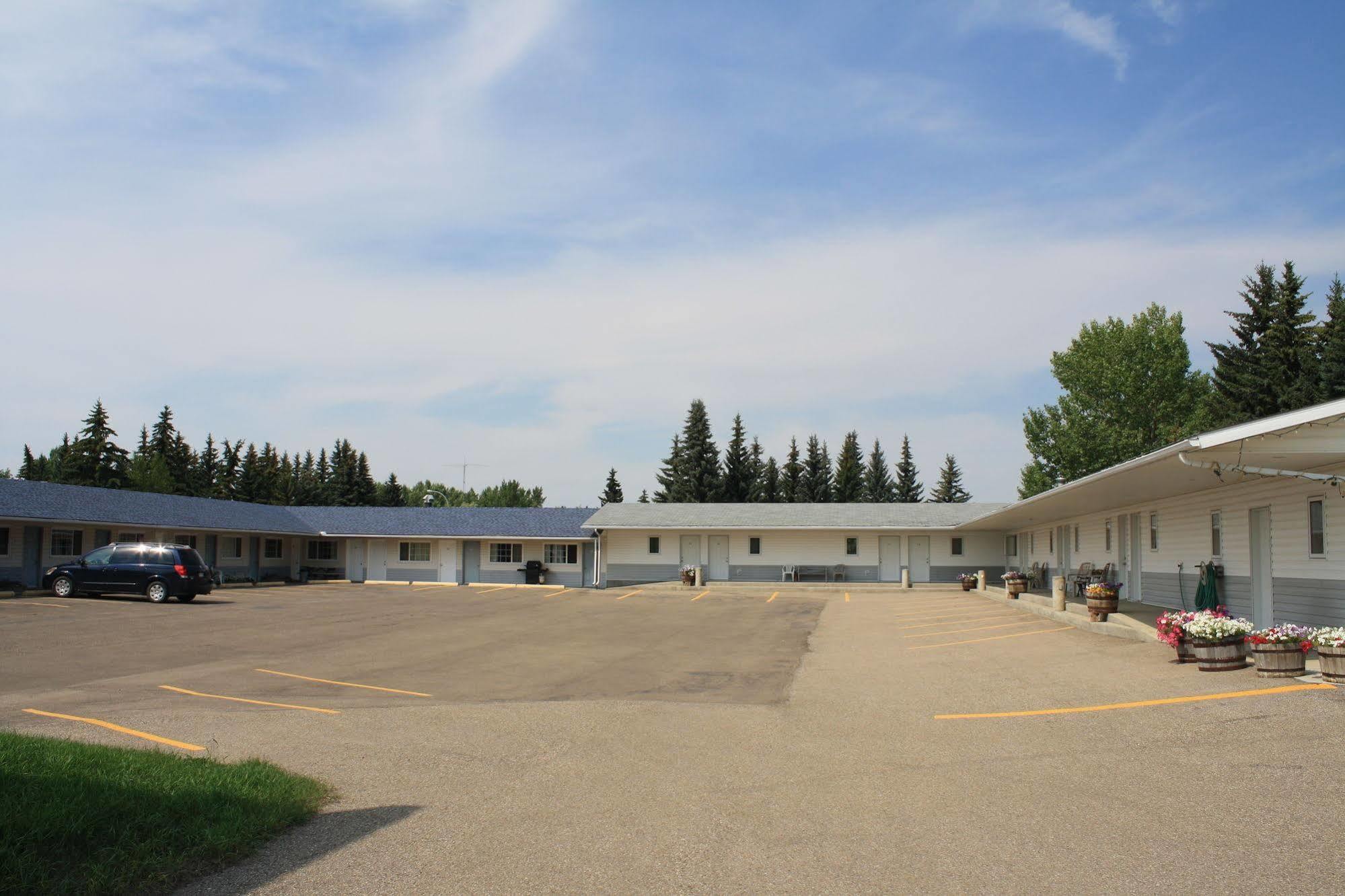 Three Hills Lamplighter Inn المظهر الخارجي الصورة